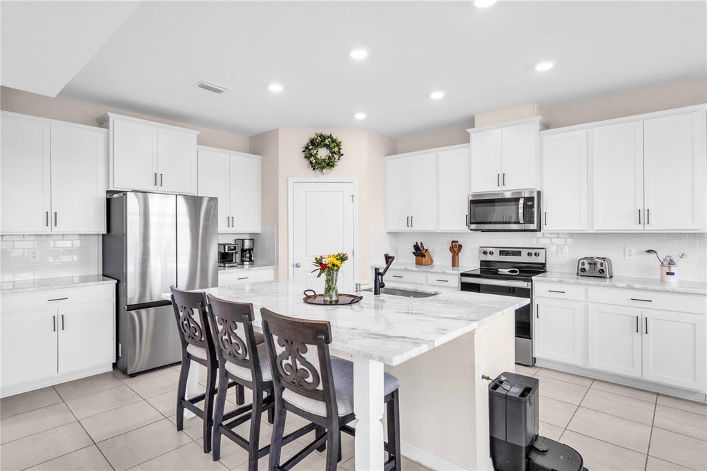 18015 Fattoria Terrace Lakewood Ranch, FL 34211 - Photo 6 of 47