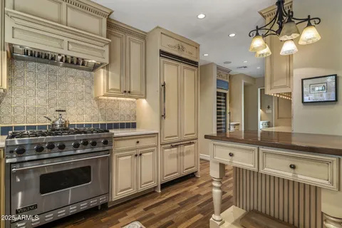 $1,599,000 | 516 West Lawrence Road, Phoenix, AZ 85013