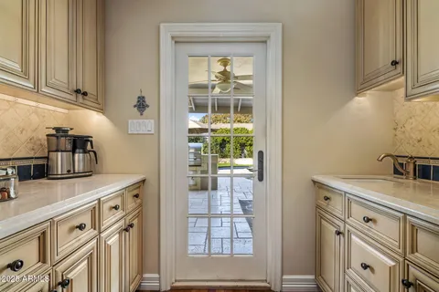 $1,599,000 | 516 West Lawrence Road, Phoenix, AZ 85013