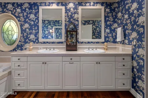 $1,599,000 | 516 West Lawrence Road, Phoenix, AZ 85013