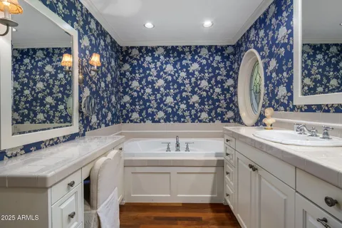 $1,599,000 | 516 West Lawrence Road, Phoenix, AZ 85013