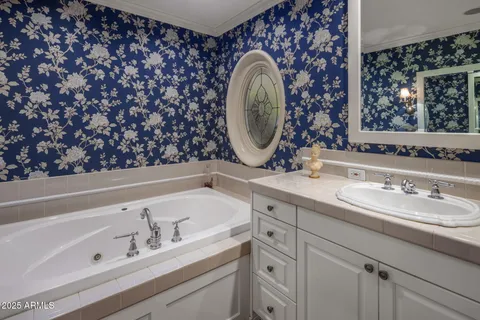 $1,599,000 | 516 West Lawrence Road, Phoenix, AZ 85013