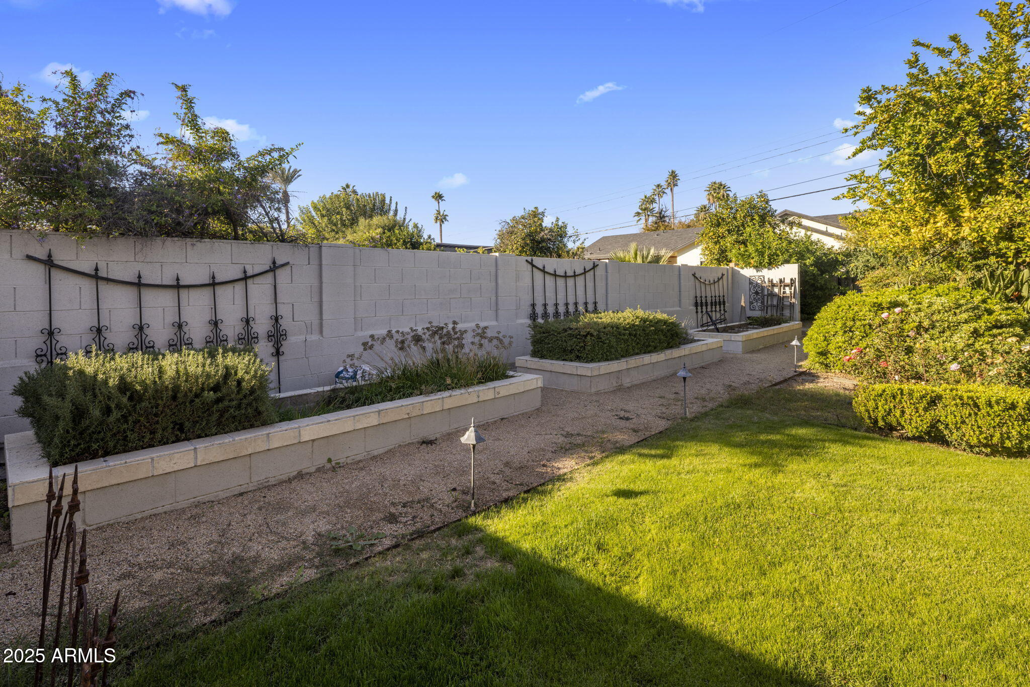 516 West Lawrence Road Phoenix, AZ 85013 - Photo 54 of 65 Planters