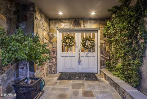 $1,599,000 | 516 West Lawrence Road, Phoenix, AZ 85013