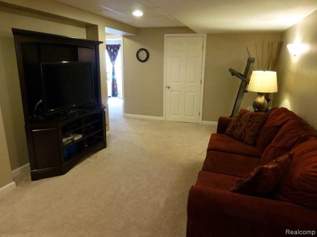 35837 Harvard Road New Baltimore, MI 48047 - Photo 35 of 50 P1020582RC.jpg