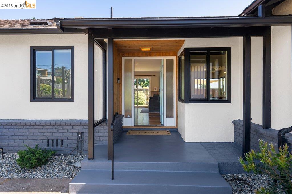 8618 Edgehill Court El Cerrito, CA 94530 - Photo 3 of 93