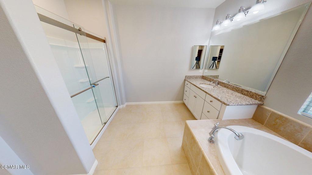 2816 Bella Court Simi Valley, CA 93065 - Photo 21 of 46