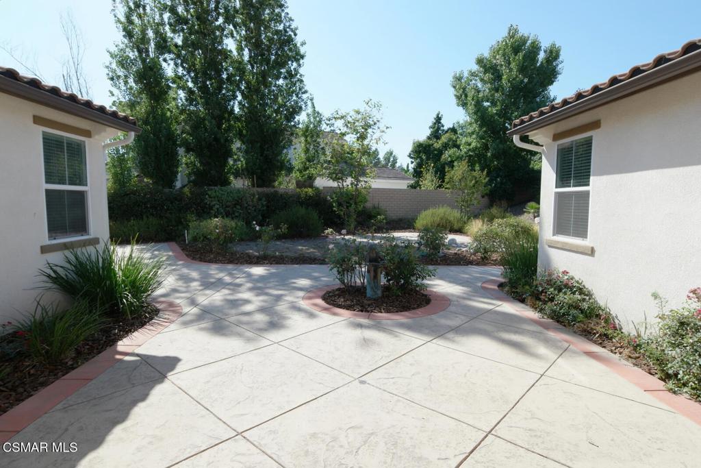 2816 Bella Court Simi Valley, CA 93065 - Photo 37 of 46