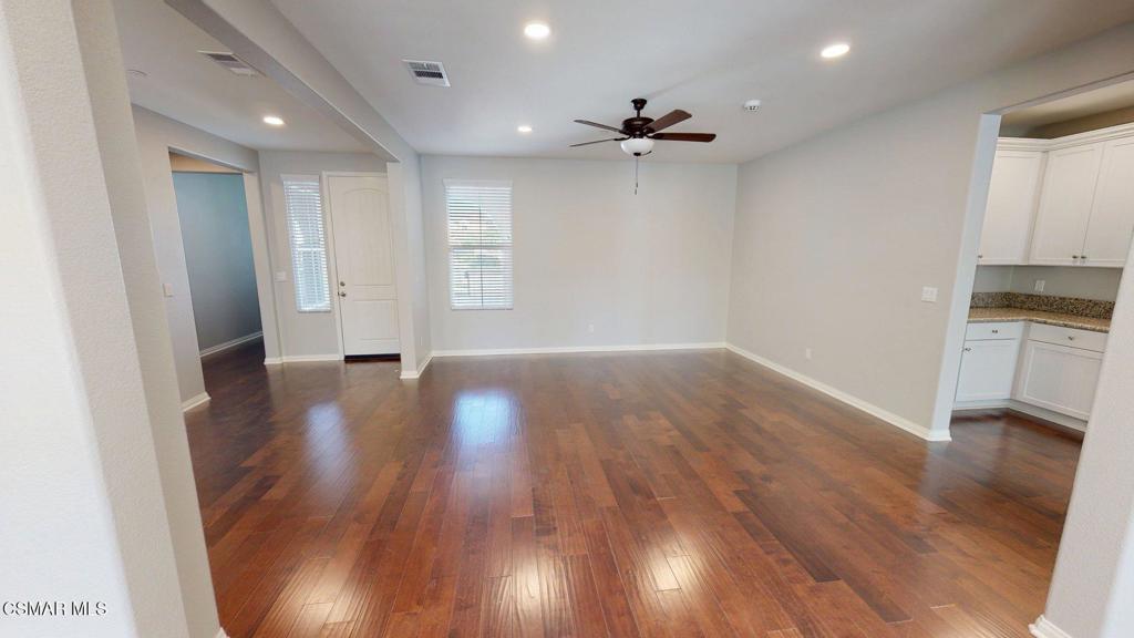 2816 Bella Court Simi Valley, CA 93065 - Photo 4 of 46