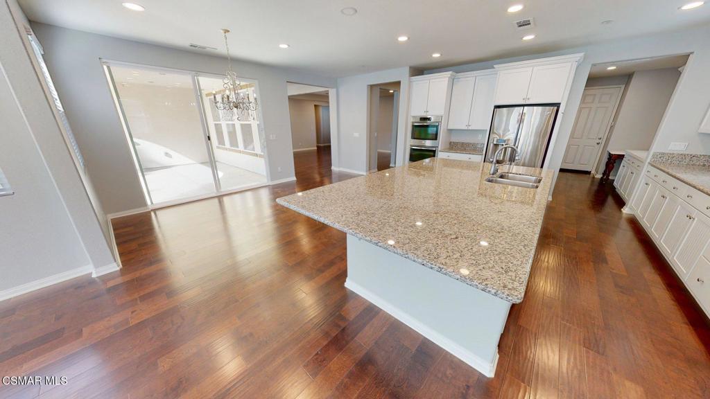 2816 Bella Court Simi Valley, CA 93065 - Photo 8 of 46