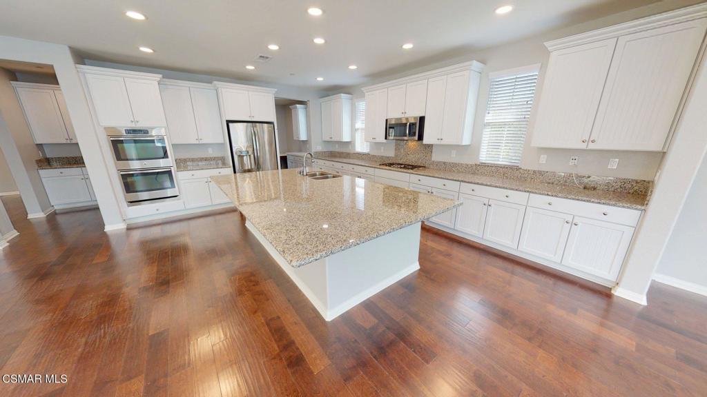 2816 Bella Court Simi Valley, CA 93065 - Photo 9 of 46