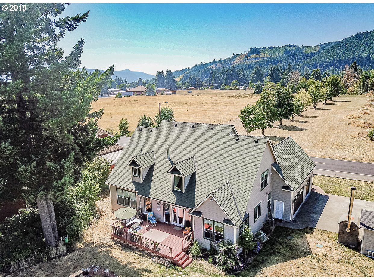 532 Smith Beckon Road Carson, WA 98610 - Photo 7 of 31 Gallery Image 7