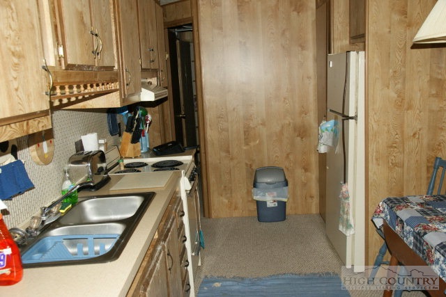 151 Goldfinch Road Newland, NC 28657 - Photo 3 of 19