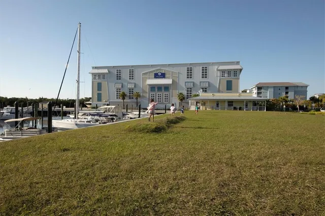 $950,000 | 396 Aruba Circle, Unit 302, Bradenton, FL 34209