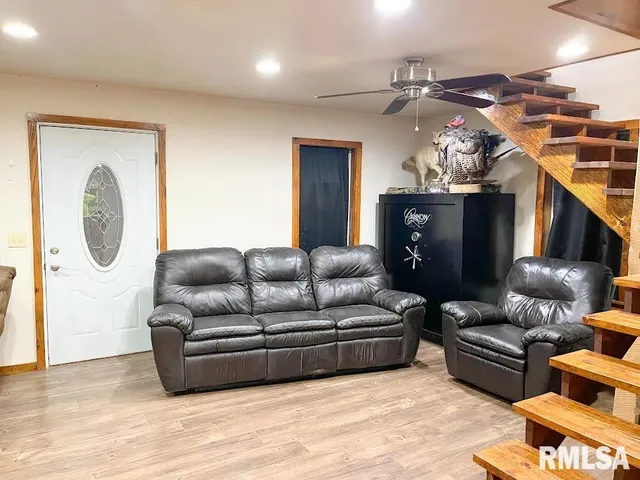 $239,995 | 8235 East Bear Paw Road, Ellisville, IL 61431