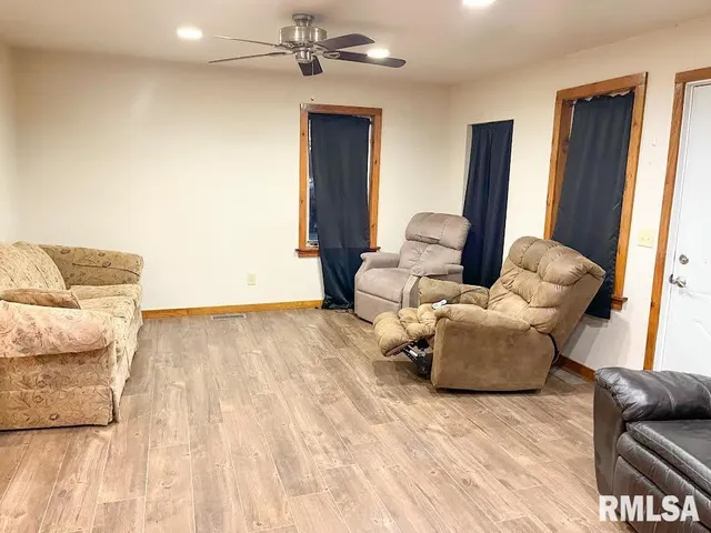 $239,995 | 8235 East Bear Paw Road, Ellisville, IL 61431