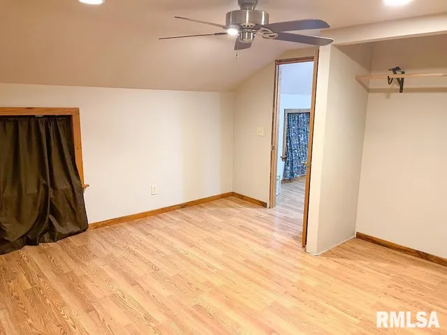 $239,995 | 8235 East Bear Paw Road, Ellisville, IL 61431