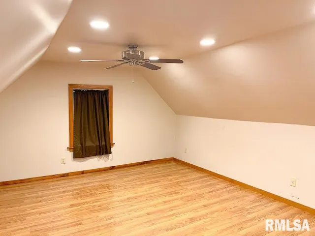 $239,995 | 8235 East Bear Paw Road, Ellisville, IL 61431