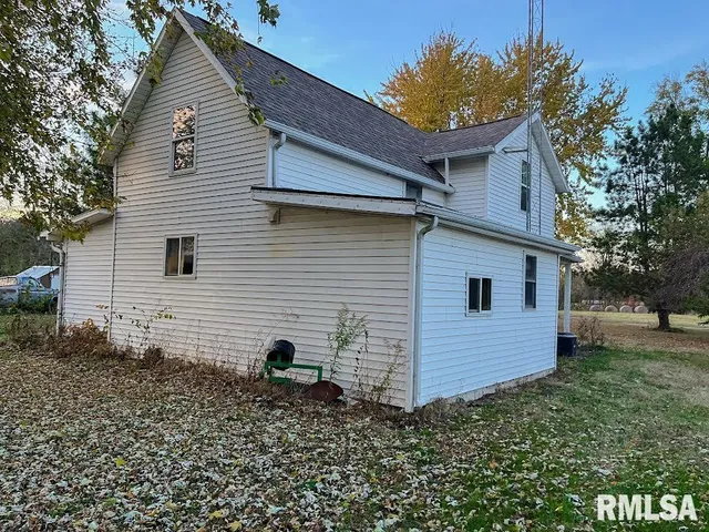 $239,995 | 8235 East Bear Paw Road, Ellisville, IL 61431