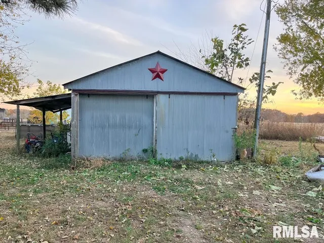 $239,995 | 8235 East Bear Paw Road, Ellisville, IL 61431