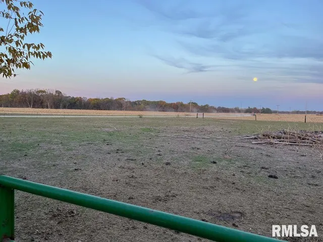 $239,995 | 8235 East Bear Paw Road, Ellisville, IL 61431