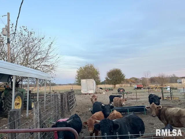 $239,995 | 8235 East Bear Paw Road, Ellisville, IL 61431