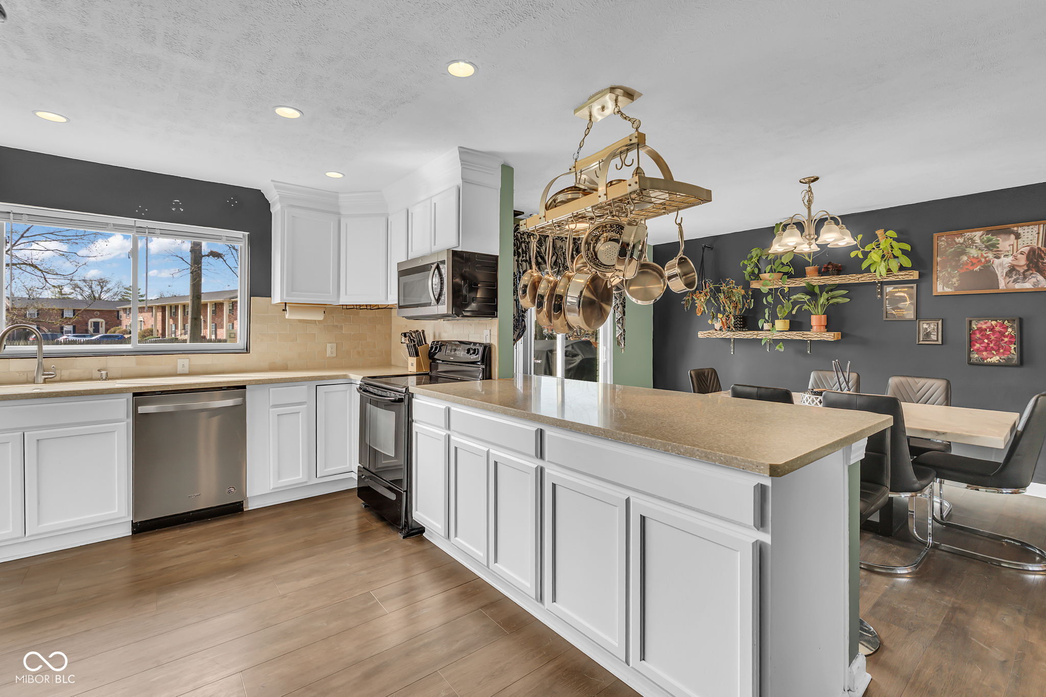 2435 Westlane Road Indianapolis, IN 46268 - Photo 5 of 60