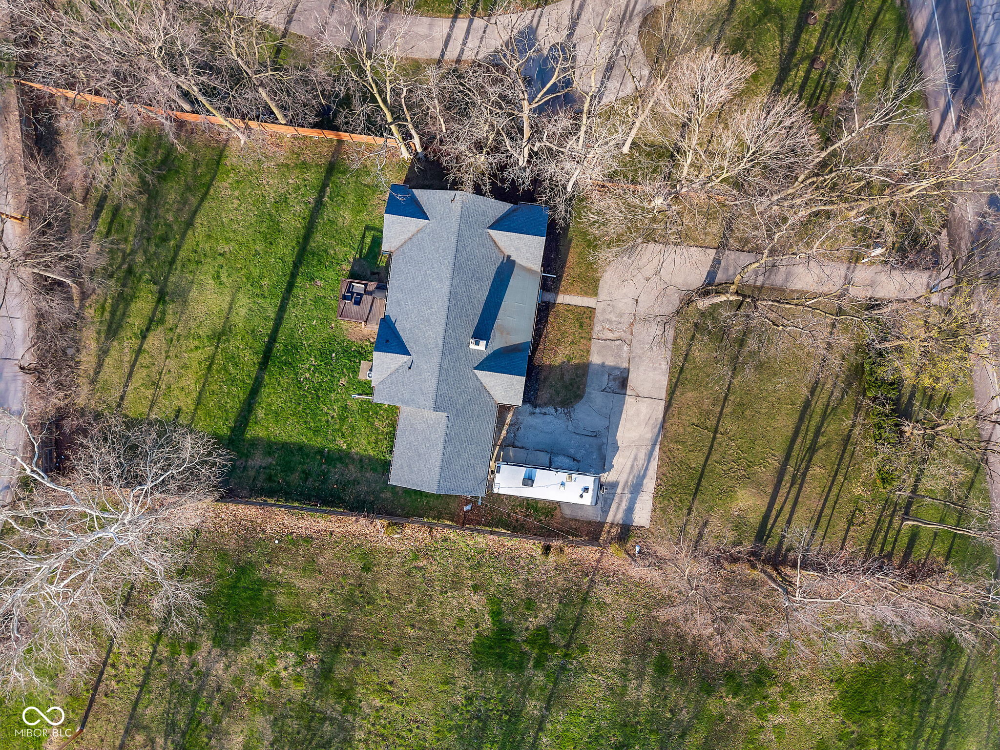 2435 Westlane Road Indianapolis, IN 46268 - Photo 9 of 60