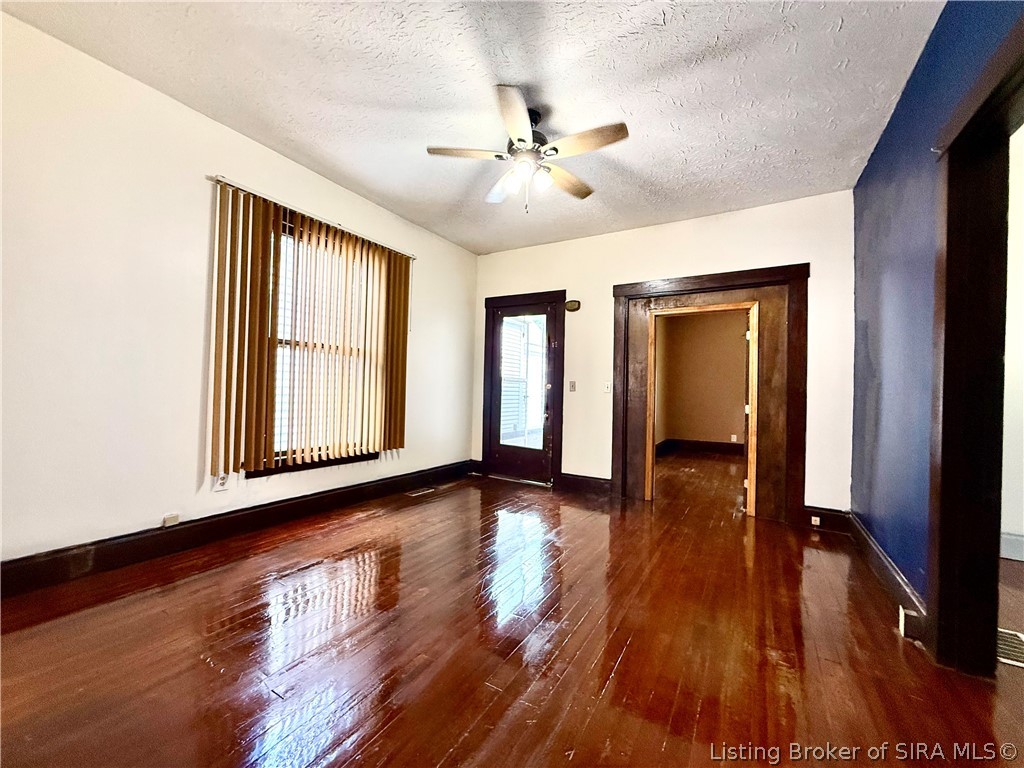 608 West Spring Street New Albany, IN 47150 - Photo 6 of 20