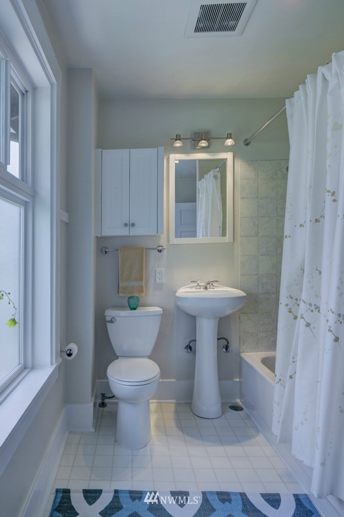 125 North 75th Street Seattle, WA 98103 - Photo 9 of 16 Gallery Image 9