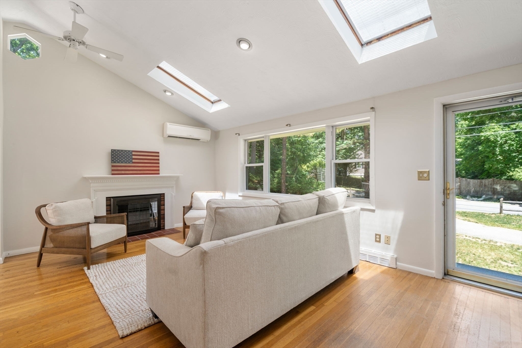 153 Pratts Mill Road Sudbury, MA 01776 - Photo 3 of 38