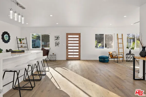 $5,500 | 5928 Tobias Avenue, Sherman Oaks, CA 91411