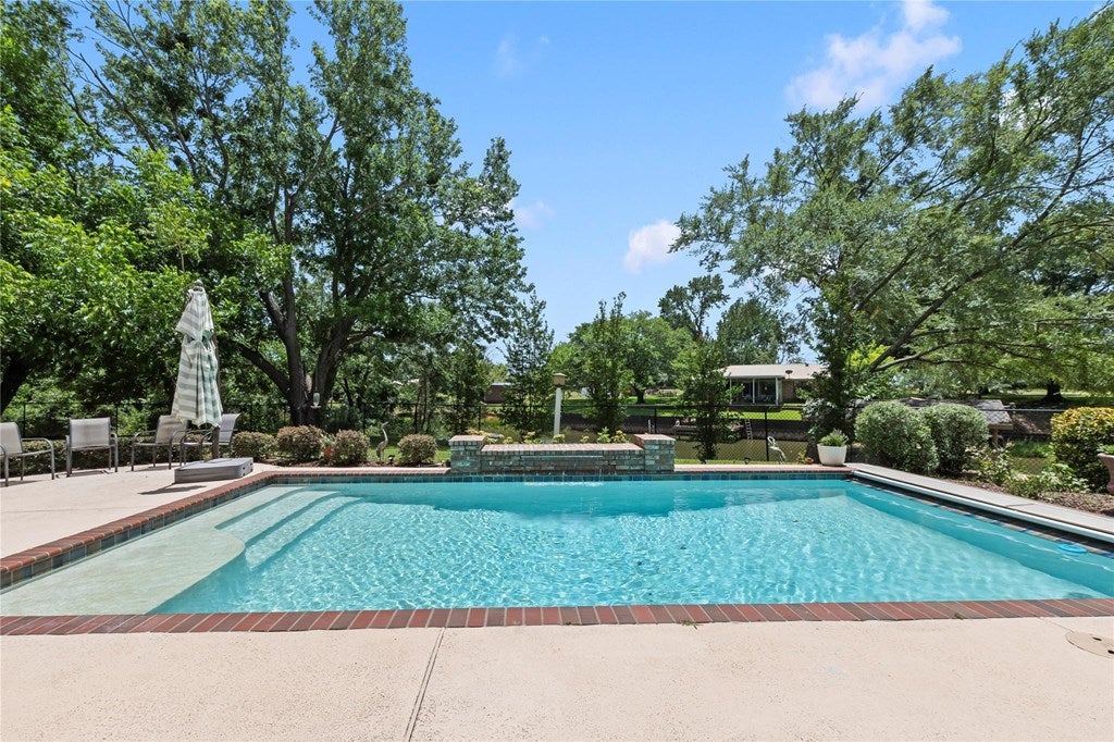 102 Foster Ranch Road Trinidad, TX 75163 - Photo 30 of 39 Pool