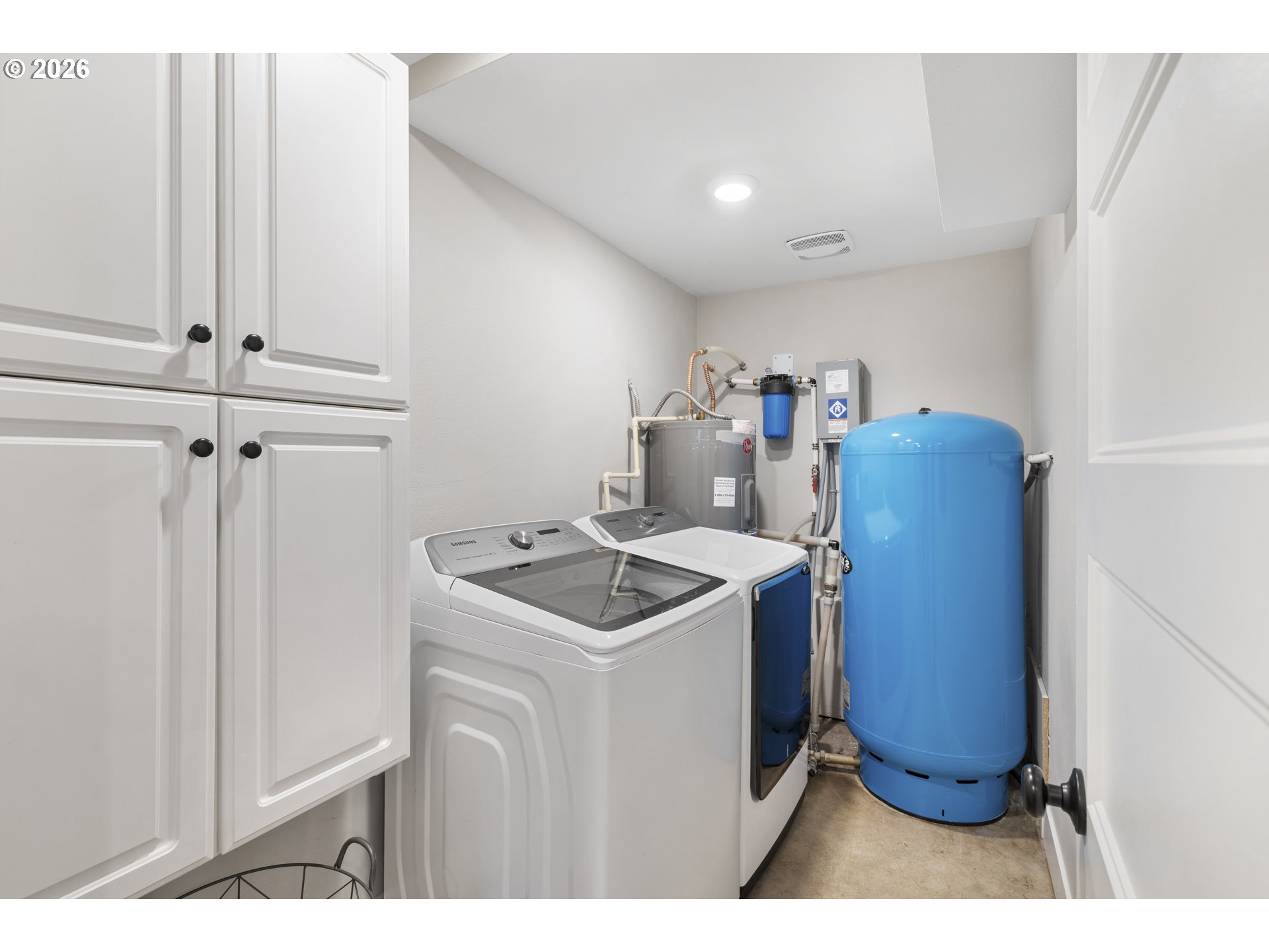 16453 Forsythe Road Oregon City, OR 97045 - Photo 28 of 48 a utility room with dryer and washer