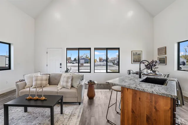 $340,000 | 254 1st Street West, Wendell, ID 83355