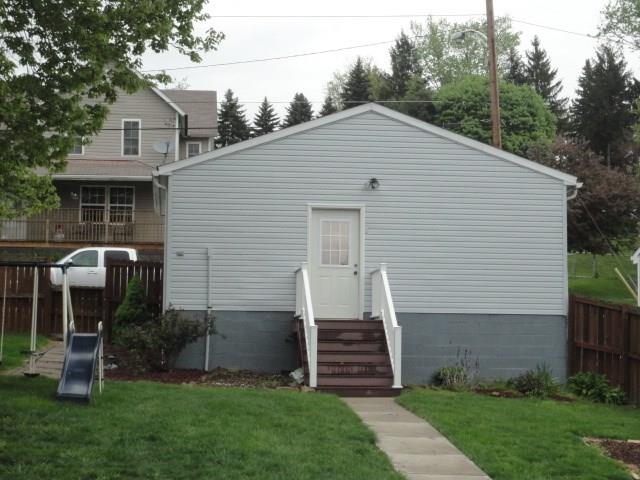 808 5th Street East Rochester, PA 15074 - Photo 3 of 15 Supersized detached two car garage