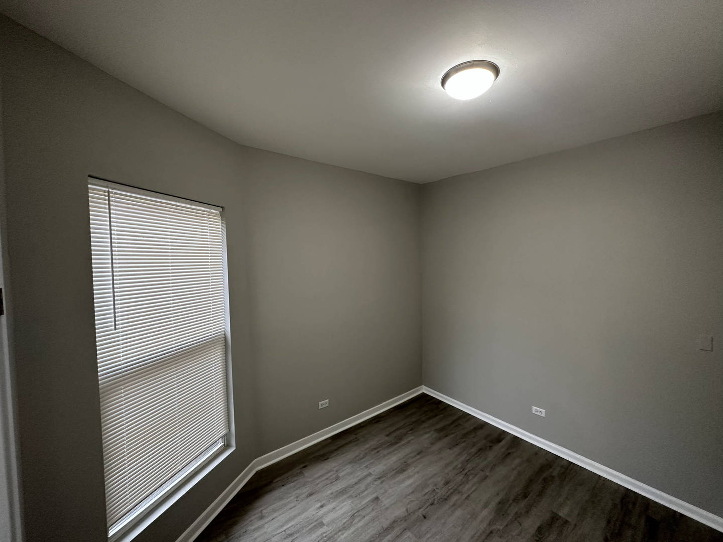 6320 South Drexel Avenue, Unit 3 Chicago, IL 60637 - Photo 7 of 13 a view of an empty room