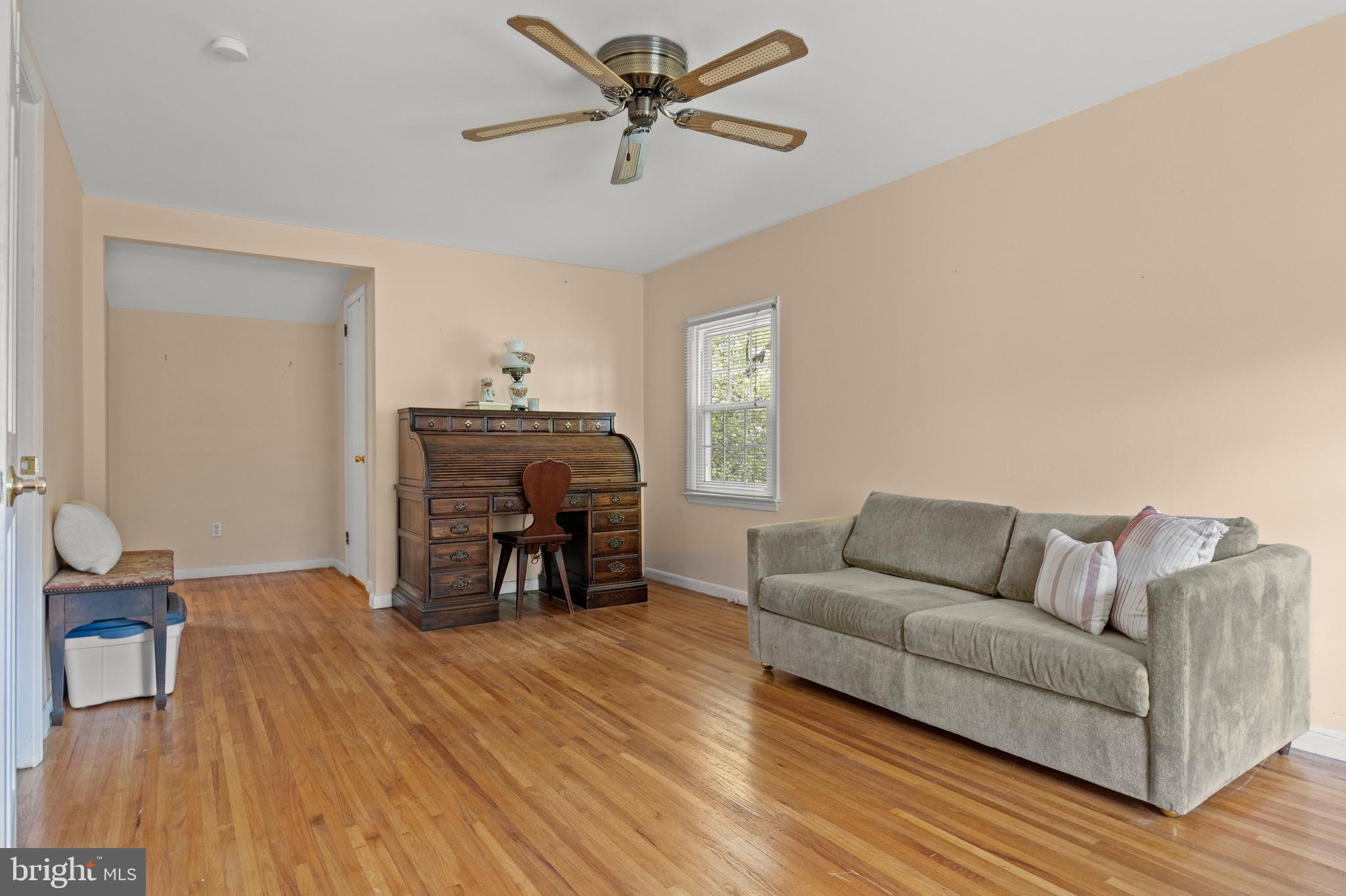 100 Sawmill Road Cherry Hill, NJ 08034 - Photo 22 of 35 a living room with furniture and a dining table