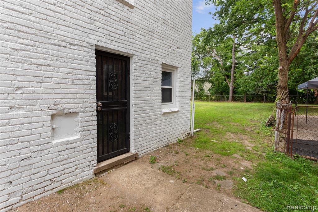 8604 Meyers Road Detroit, MI 48228 - Photo 6 of 39