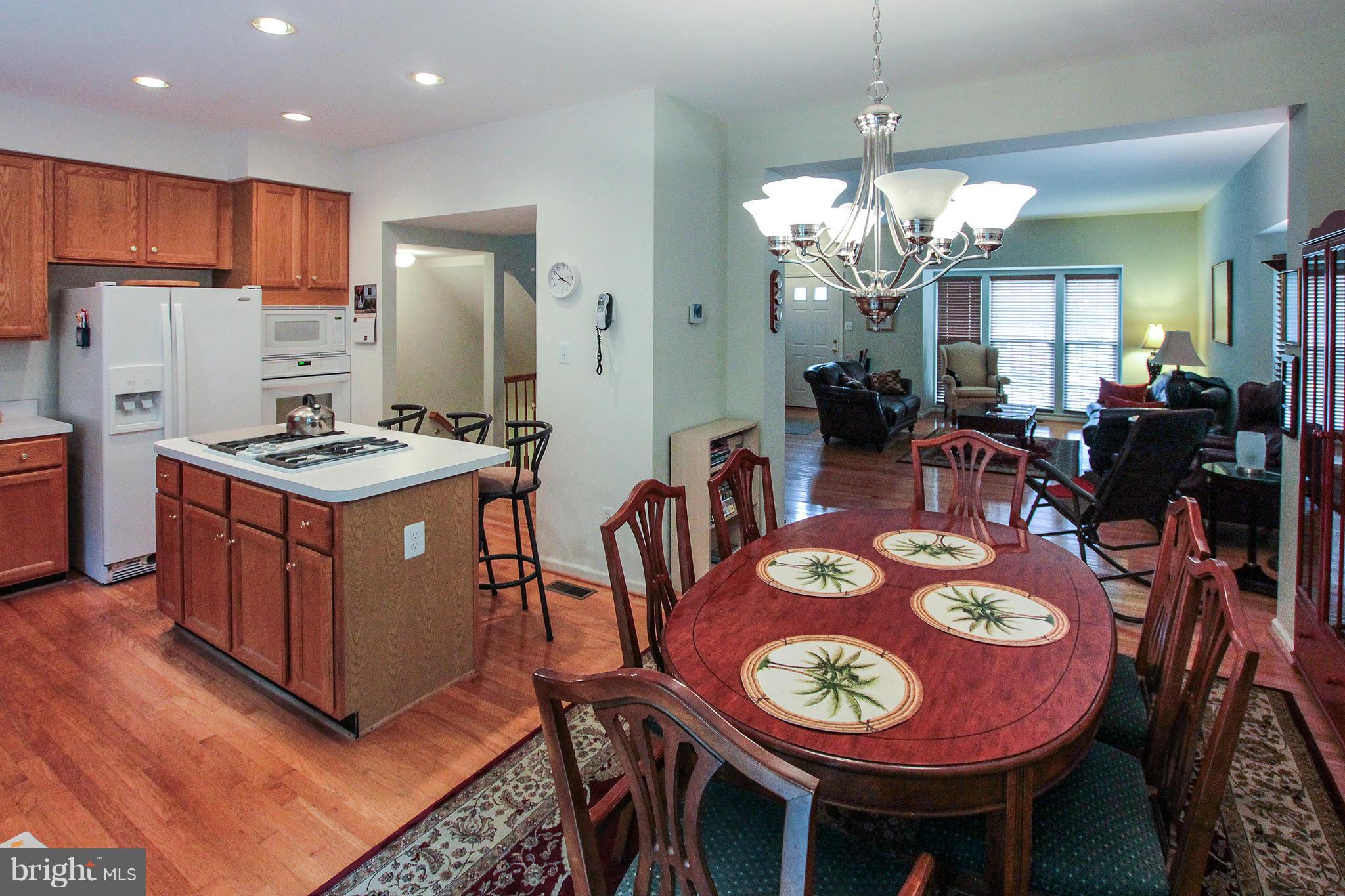 20517 Ashley Terrace Sterling, VA 20165 - Photo 6 of 30 Eat-In Kitchen