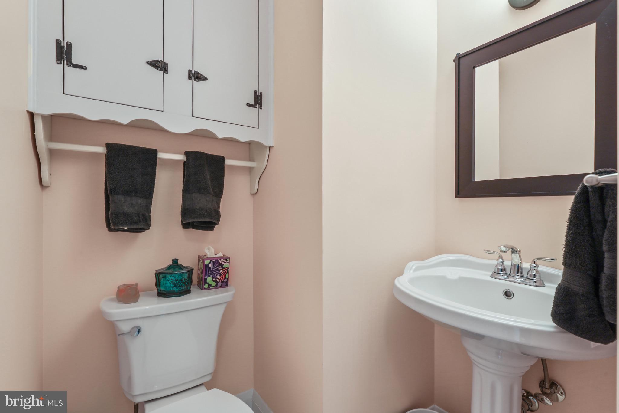 605 Piccadilly Road Towson, MD 21204 - Photo 26 of 62 Renovated power room on main level