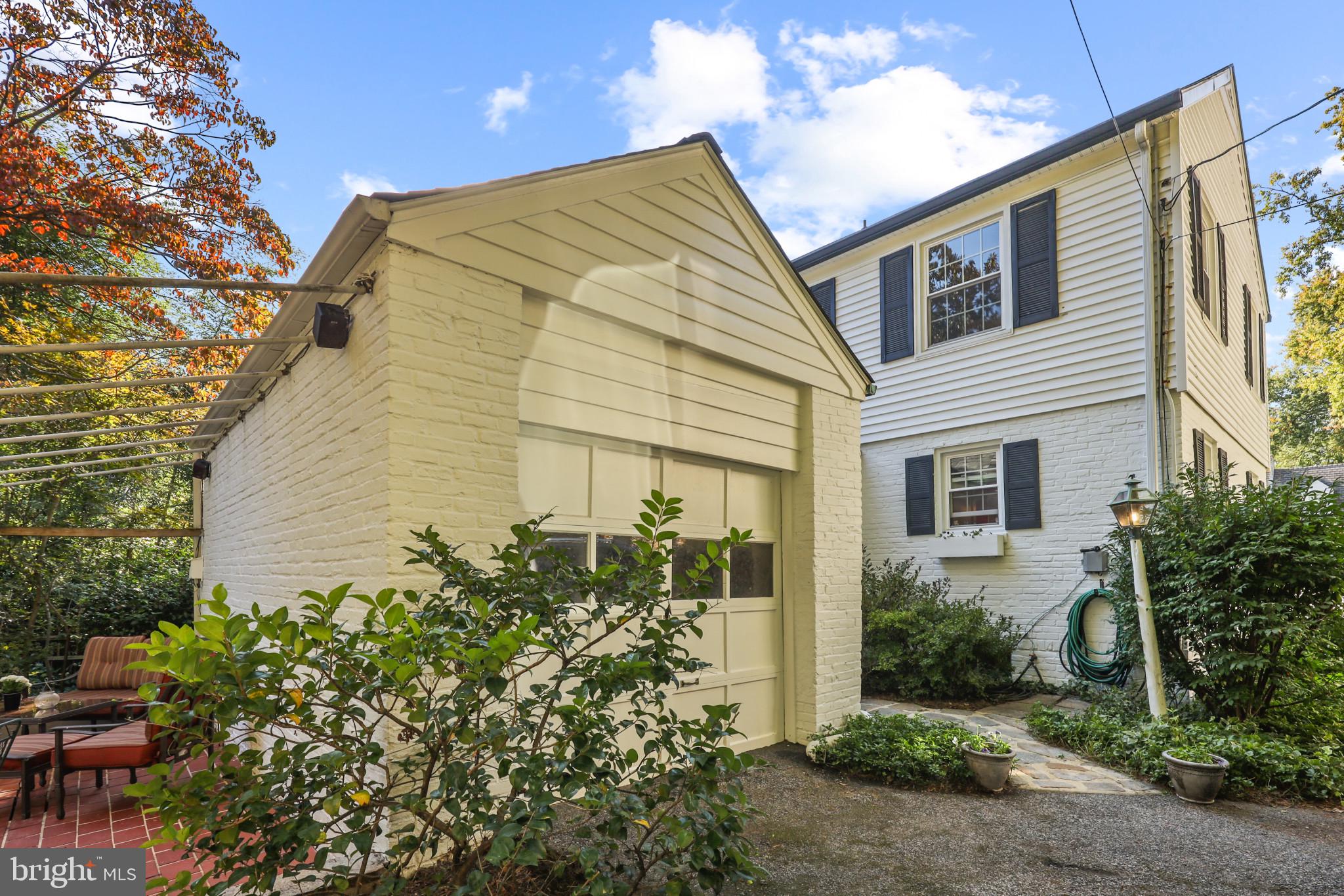605 Piccadilly Road Towson, MD 21204 - Photo 34 of 62 Garage great of storage!