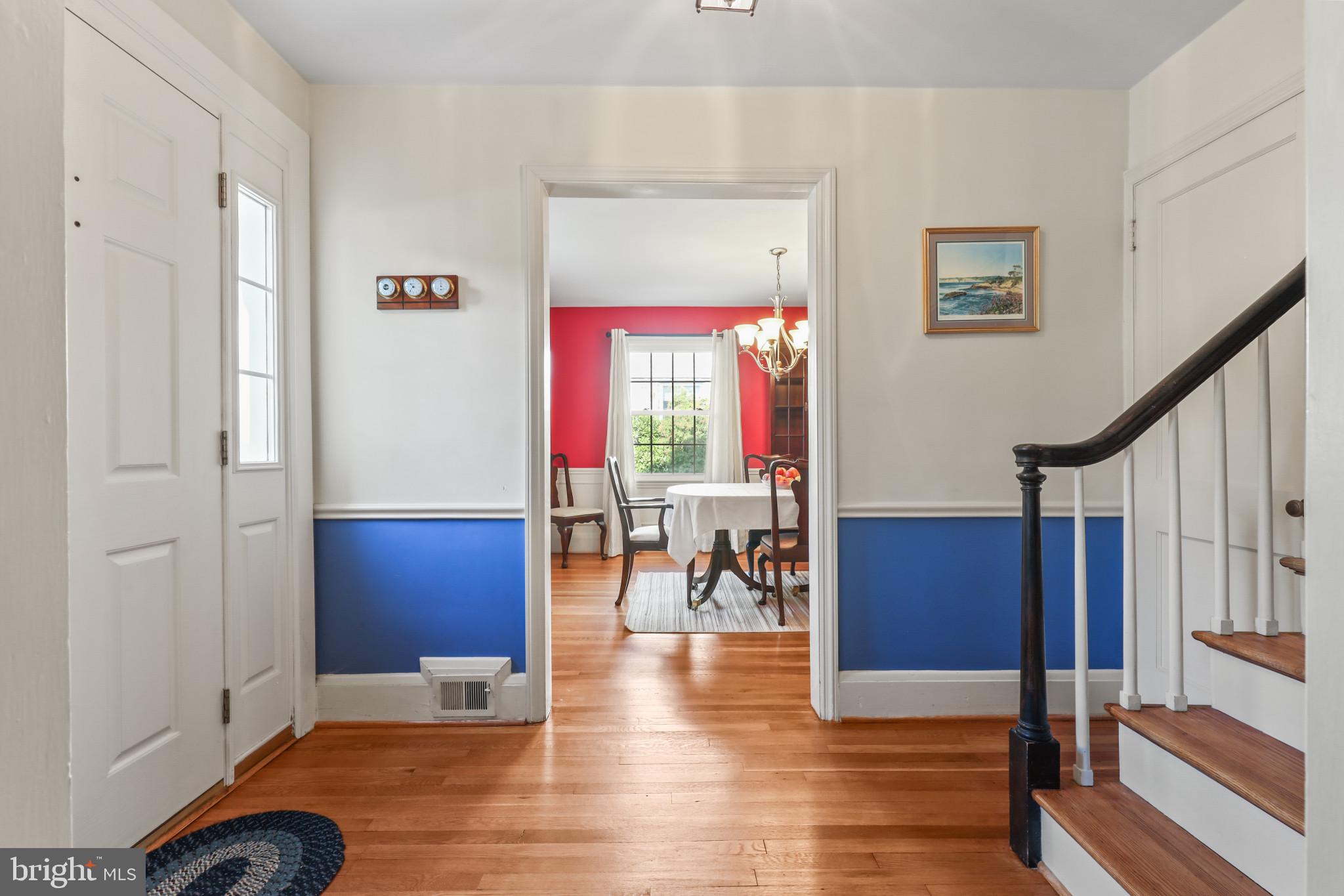 605 Piccadilly Road Towson, MD 21204 - Photo 7 of 62 Front Entrance