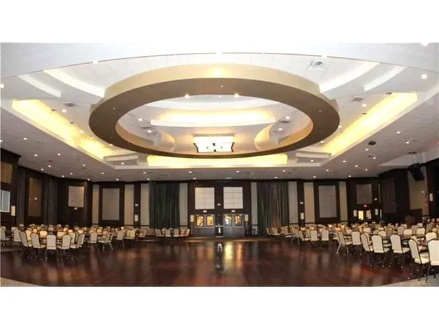 $177,000 | 7802 Trent Drive, Unit 406, Fort Lauderdale, FL 33321