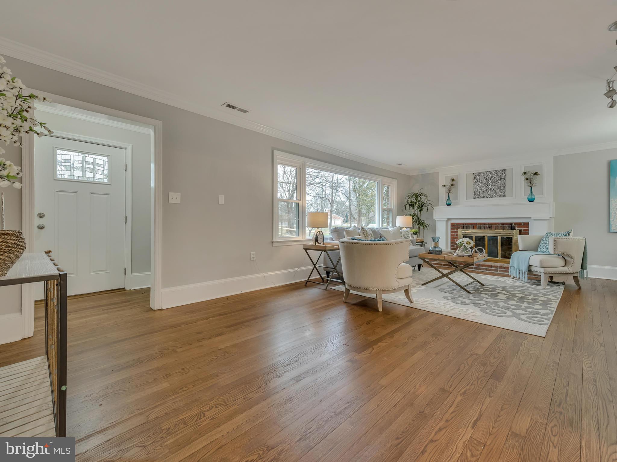 7605 Ridge Road Frederick, MD 21702 - Photo 12 of 45 Living room