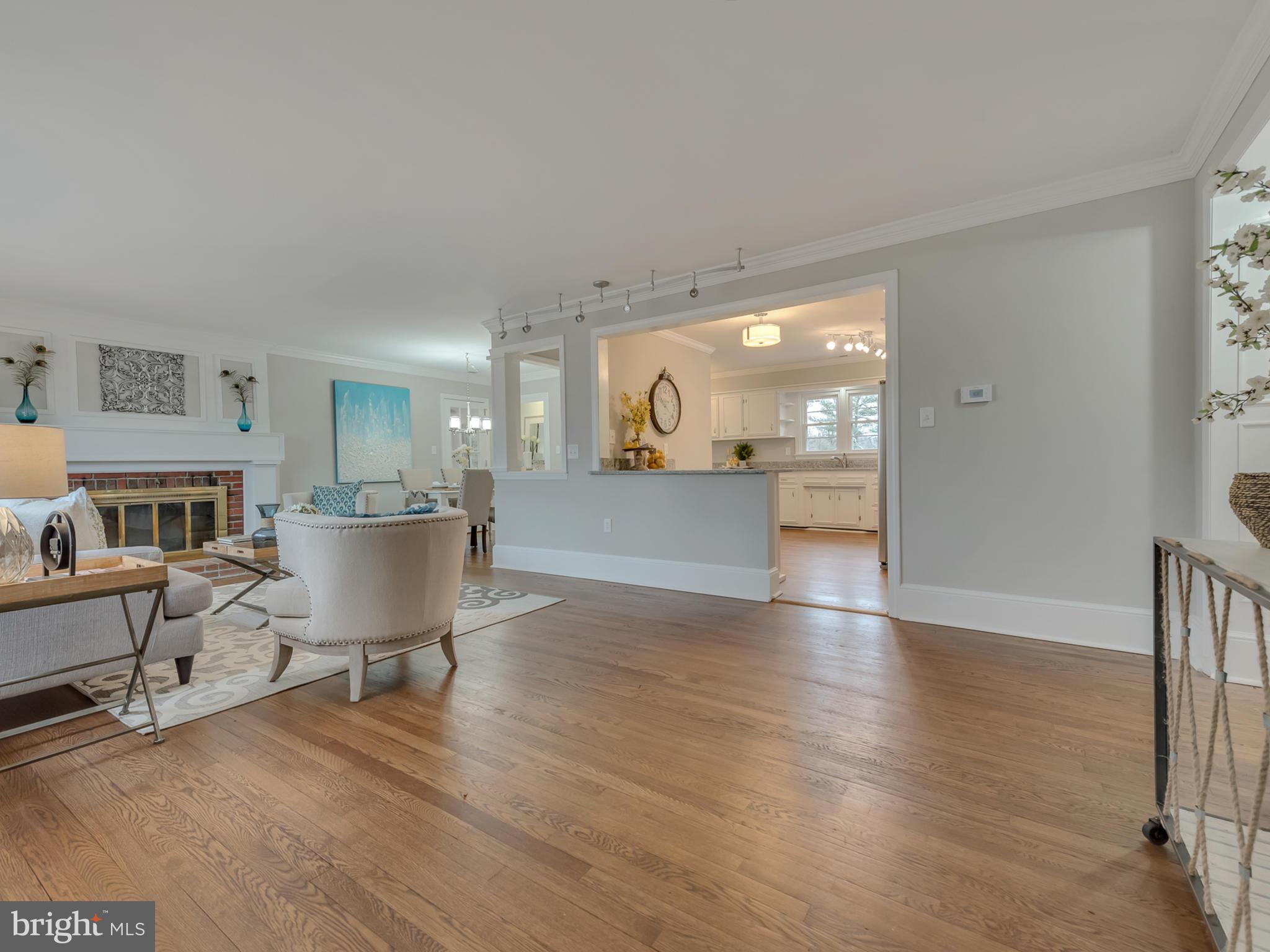 7605 Ridge Road Frederick, MD 21702 - Photo 13 of 45 Living room