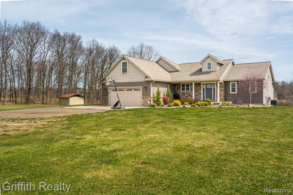 486 North Hacker Road Howell, MI 48843 - Photo 3 of 44
