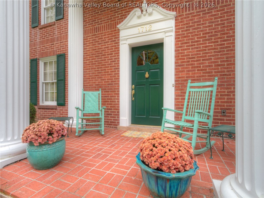 1712 Loudon Heights Road Charleston, WV 25314 - Photo 2 of 24 Nice front porch