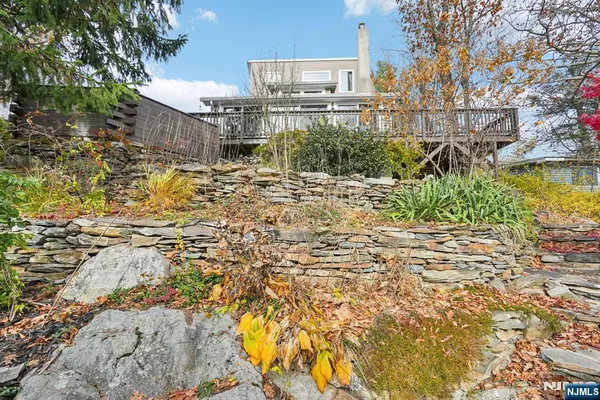 a picture of flowers