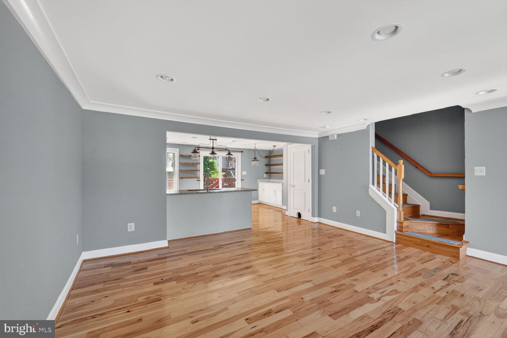 43983 Choptank Terrace Ashburn, VA 20147 - Photo 4 of 21 Spacious, modern living area awaits you.